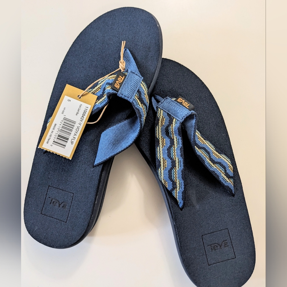 TEVA, Voya Flip Flops, Kishi Dark Blue Print, Size 4